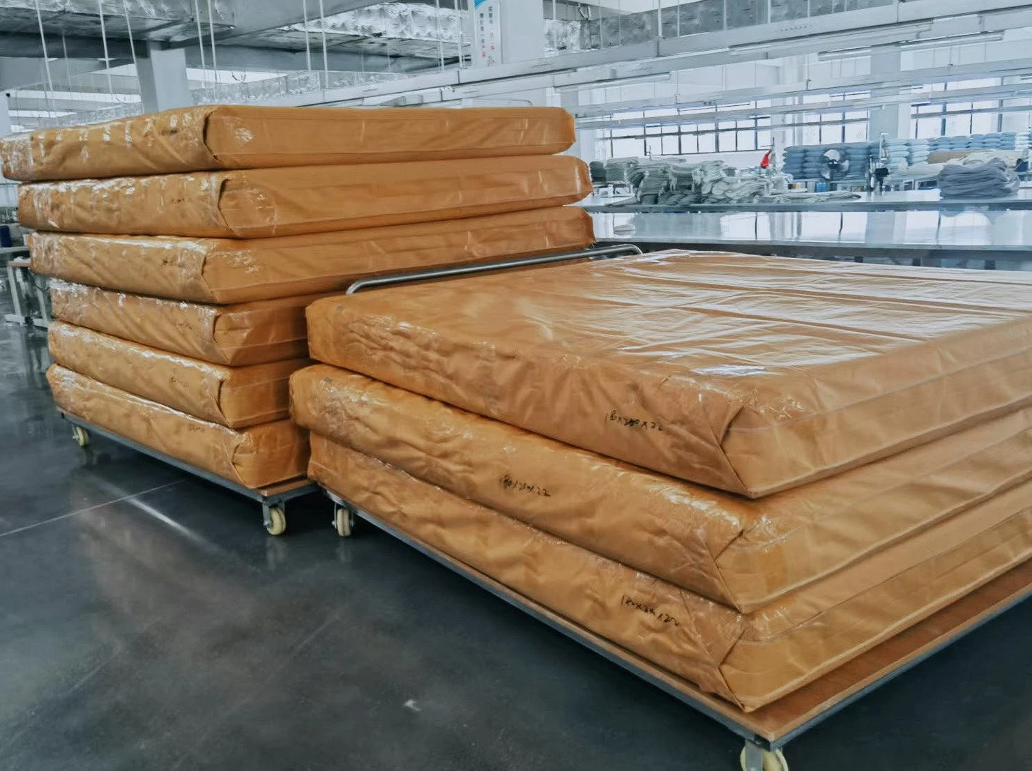 air mesh mattress packing and producing